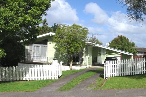 Photo of property in 4 Yule Place, Massey, Auckland, 0614
