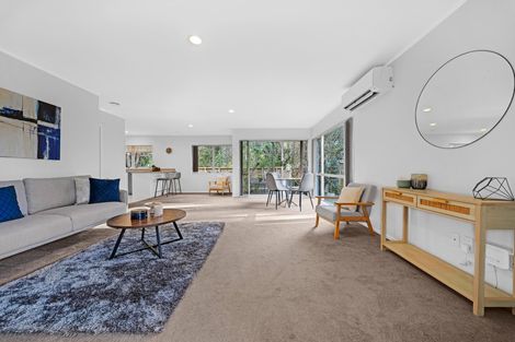 Photo of property in 2/105 Carnoustie Drive, Wattle Downs, Auckland, 2103