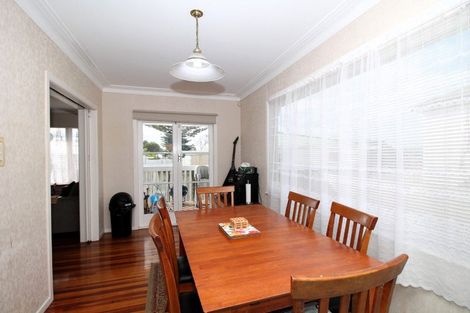 Photo of property in 20a Beaubank Road, Kelston, Auckland, 0602