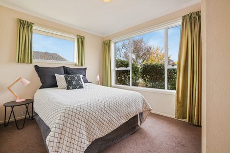 Photo of property in 8 Glenavon Place, Ilam, Christchurch, 8041