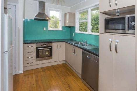 Photo of property in 68 Edgewater Drive, Pakuranga, Auckland, 2010