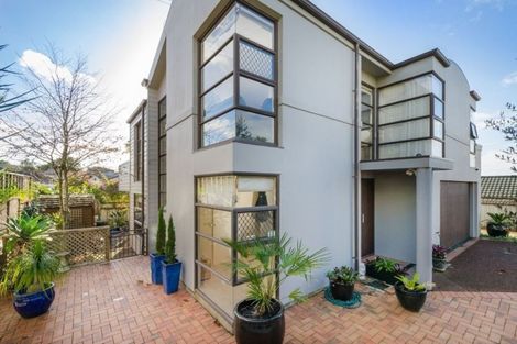 Photo of property in 135 Wiseley Road, West Harbour, Auckland, 0618