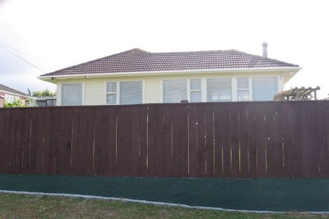 Photo of property in 914 East Coast Road, Northcross, Auckland, 0630