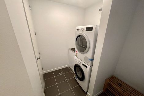 Photo of property in Montreaux Apartments, 3f/164 The Terrace, Wellington Central, Wellington, 6011