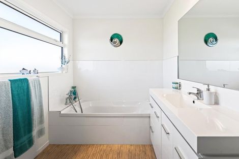 Photo of property in 66 Fishermans Drive, Coastlands, Whakatane, 3120