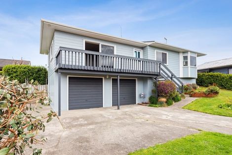 Photo of property in 9 Ross Grove, Paraparaumu, 5032