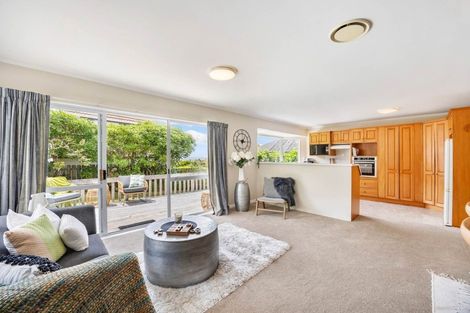 Photo of property in 9 Javelin Place, West Harbour, Auckland, 0618