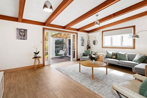 Photo of property in 10 Maranui Avenue, Point Chevalier, Auckland, 1022