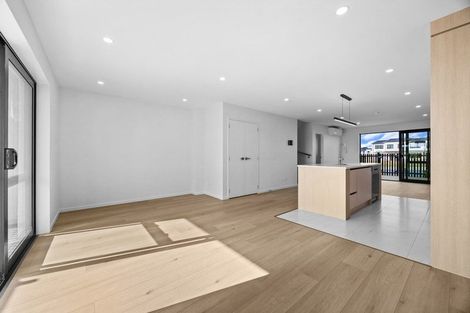 Photo of property in 6 Harikoa Way, Karaka, 2113