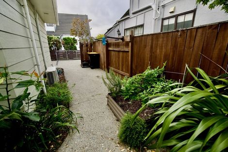 Photo of property in 21a Woodfield Avenue, Roslyn, Palmerston North, 4414