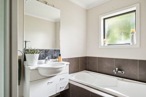 Photo of property in 110a De Lautour Road, Inner Kaiti, Gisborne, 4010