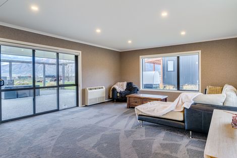 Photo of property in 10 Hardacre Place, Omarama, 9412