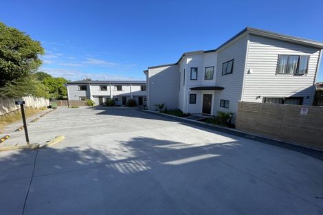Photo of property in 2/13 Chilcott Road, Henderson, Auckland, 0612