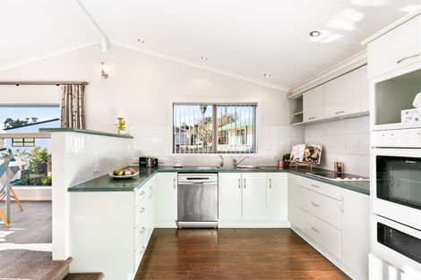 Photo of property in 131 Waimumu Road, Massey, Auckland, 0614