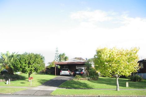 Photo of property in 81 Gossamer Drive, Pakuranga Heights, Auckland, 2010