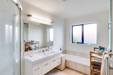 Photo of property in 35 Mcnaughton Place, Onekawa, Napier, 4110