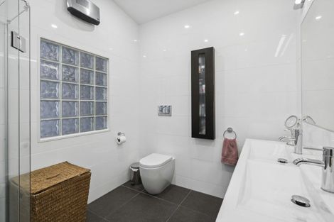 Photo of property in 85 Paremata Road, Paremata, Porirua, 5024