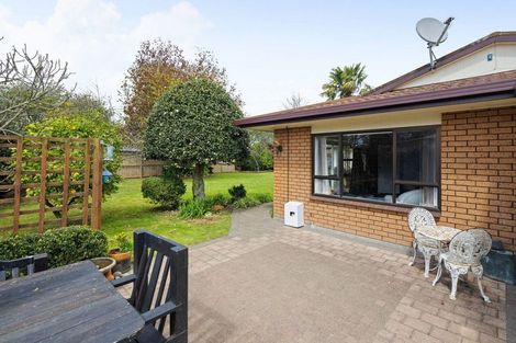 Photo of property in 251 Shakespeare Street, Leamington, Cambridge, 3432