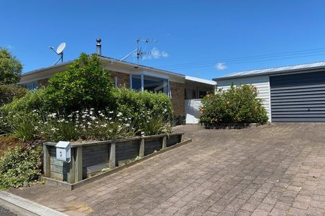 Photo of property in 3 Del Mar Place, Merrilands, New Plymouth, 4312