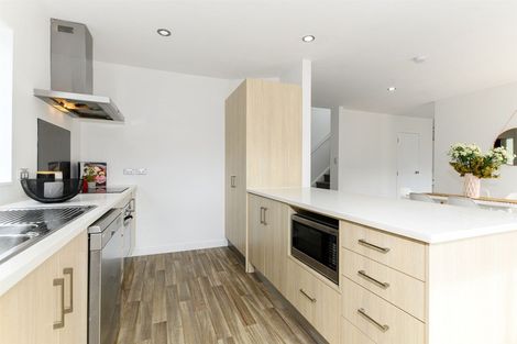 Photo of property in 28b Tamahere Drive, Glenfield, Auckland, 0629