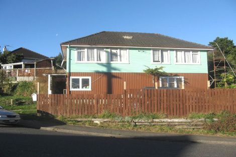 Photo of property in 16 Hereford Street, Cannons Creek, Porirua, 5024