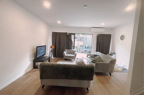 Photo of property in 8 Korokio Lane, Henderson, Auckland, 0612
