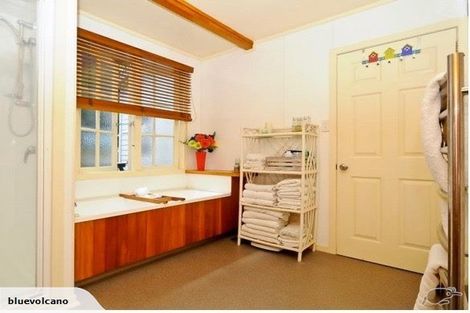 Photo of property in 11 James Street, Raglan, 3225