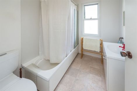 Photo of property in 250 Cornfoot Street, Castlecliff, Whanganui, 4501