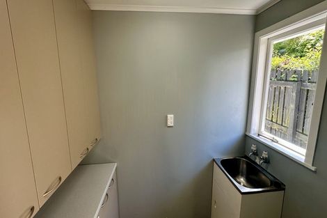 Photo of property in 13 Lucinda Place, Glen Eden, Auckland, 0602