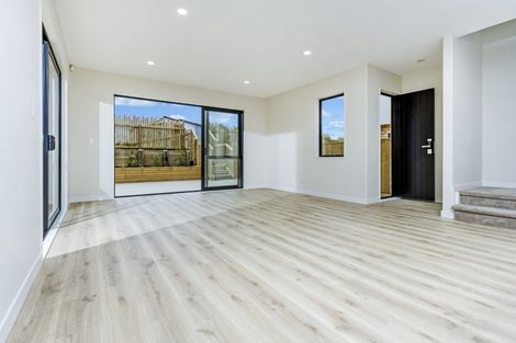 Photo of property in 51 Sunnyheights Road, Orewa, 0931