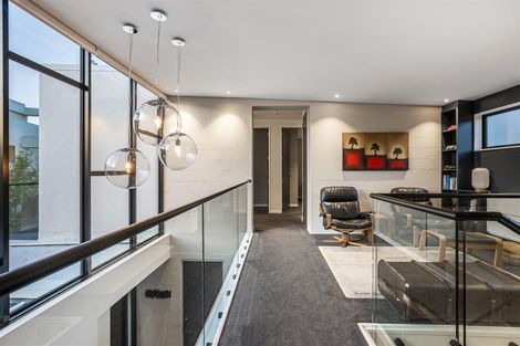 Photo of property in 2a Peter Terrace, Castor Bay, Auckland, 0620