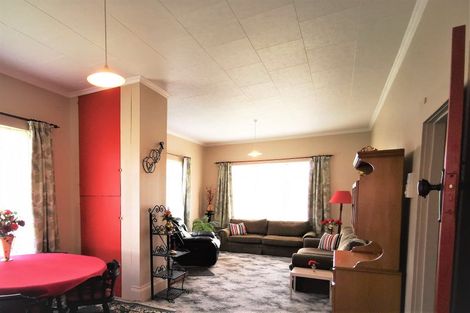 Photo of property in 3 Alexandra Street, Dannevirke, 4930