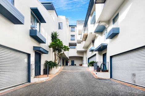Photo of property in 7f Austin Street, Mount Victoria, Wellington, 6011