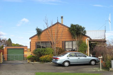 Photo of property in 10 Broadbelt Grove, Levin, 5510