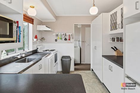 Photo of property in 212 Seaforth Road, Waihi Beach, 3611