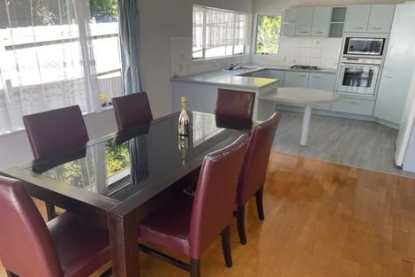 Photo of property in 15 Taroka Close, Pinehill, Auckland, 0632