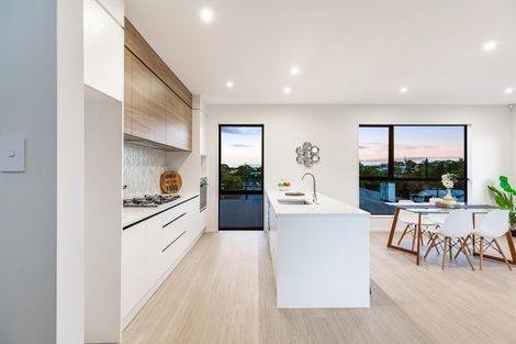 Photo of property in 16a Sheridan Drive, New Lynn, Auckland, 0600