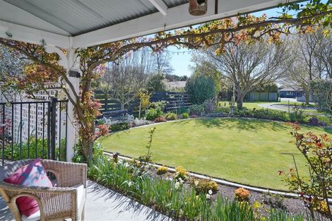 Photo of property in 33 Taranaki Drive, Woodend, 7610