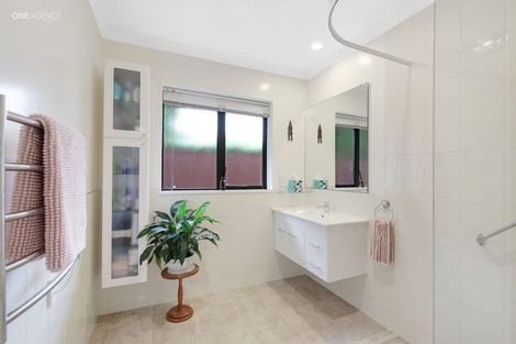 Photo of property in 2/156 Blighs Road, Strowan, Christchurch, 8052