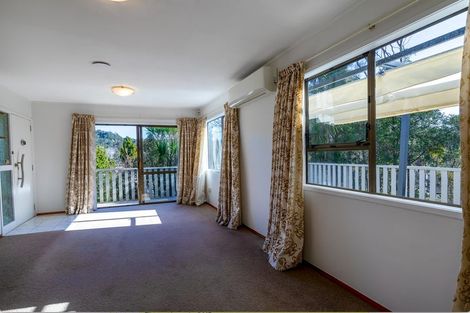 Photo of property in 9 Onedin Place, Titirangi, Auckland, 0604