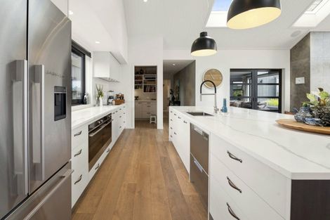 Photo of property in 32 Lacebark Drive, Kinloch, Taupo, 3377