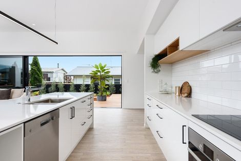 Photo of property in 1118 Papamoa Beach Road, Papamoa Beach, Papamoa, 3118