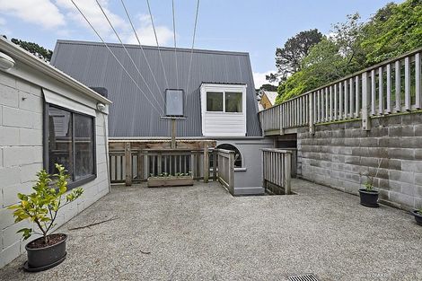 Photo of property in 11 Melrose Crescent, Melrose, Wellington, 6023
