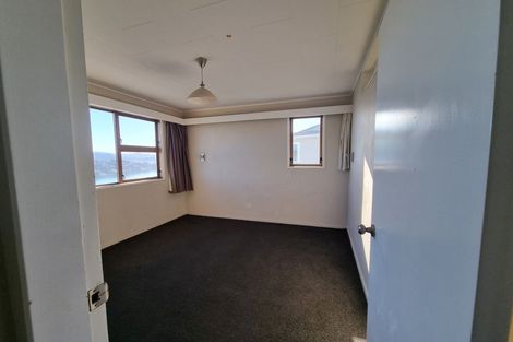 Photo of property in 27 Kaikoura Street, Maupuia, Wellington, 6022