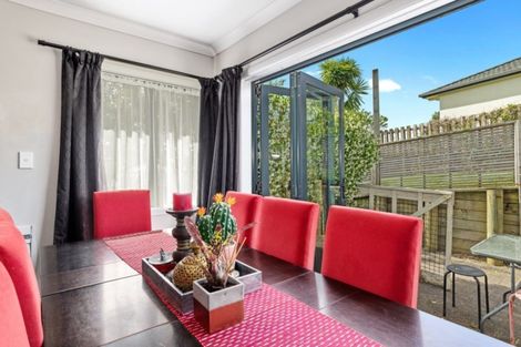 Photo of property in 9 Lysaght Place, Welcome Bay, Tauranga, 3112