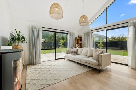 Photo of property in 15 Edna Lane, Lake Hawea, Wanaka, 9382