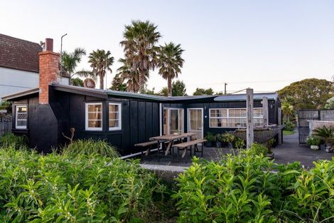 Photo of property in 289 Clifton Road, Te Awanga, 4102