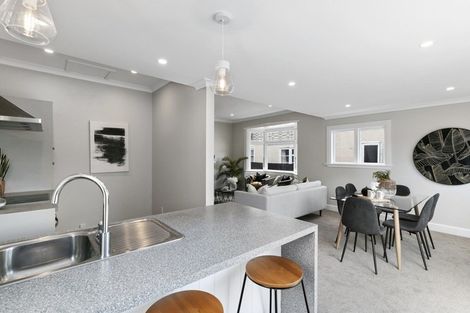 Photo of property in 135 Whites Line East, Waiwhetu, Lower Hutt, 5010