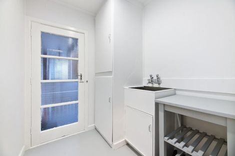 Photo of property in 2a Kereru Street, Henderson, Auckland, 0612