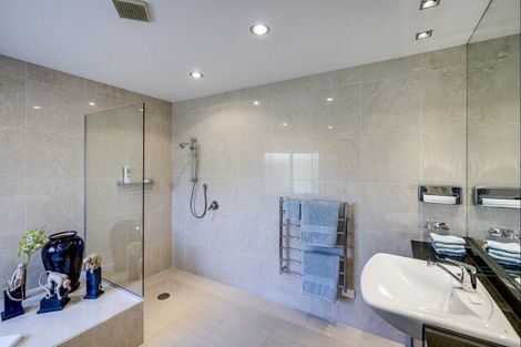 Photo of property in 8 Saint Hill Lane, Havelock North, 4130